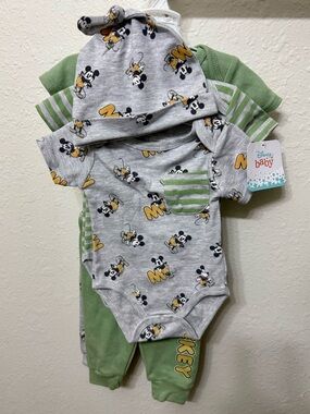 Disney Baby Mickey Mouse boys 6 piece outfit set